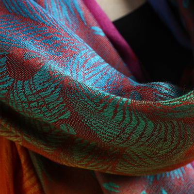 Elegant Peacock Jacquard Scarf – Gradient & Tassel Design