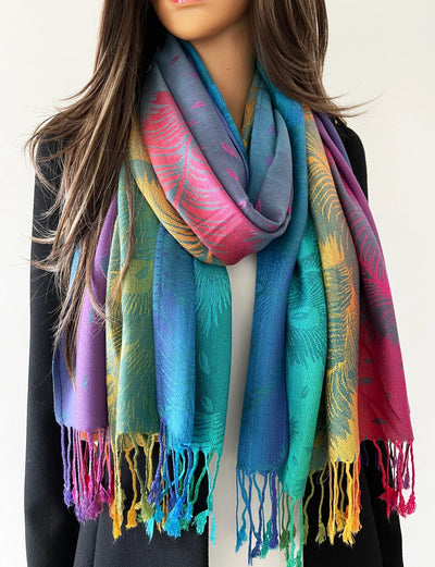 Elegant Peacock Jacquard Scarf – Gradient & Tassel Design
